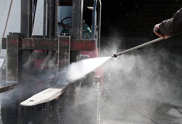 Best Pressure Washing Contractors  in Braddock, PA